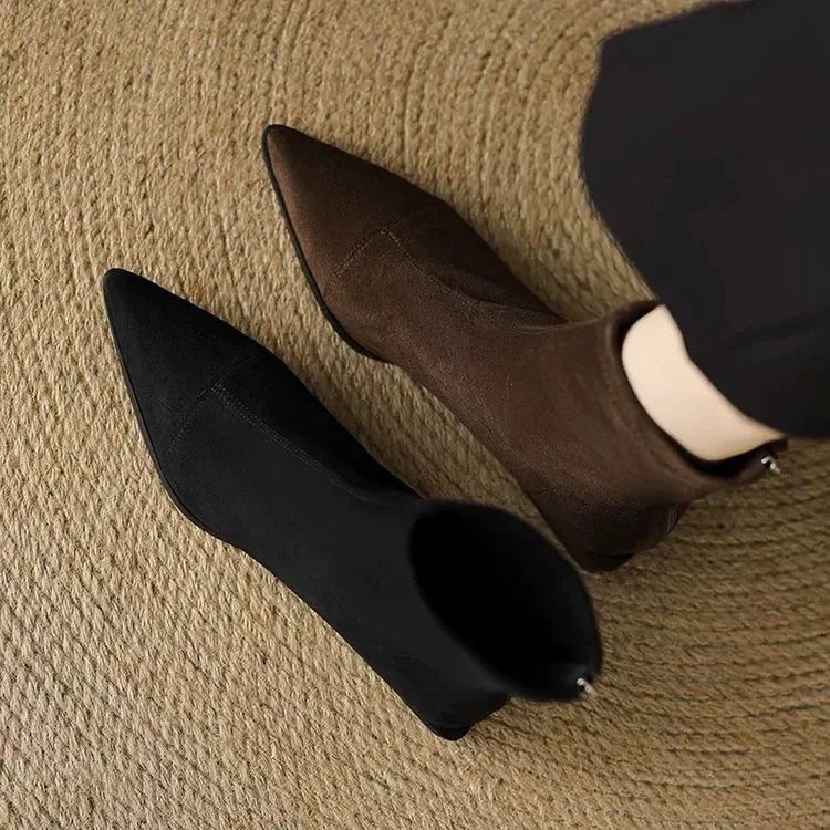 Plus-size women's boots 2025 winter fashion pointed-toe design short boots with zippers on the back, slim low-heeled nude boots