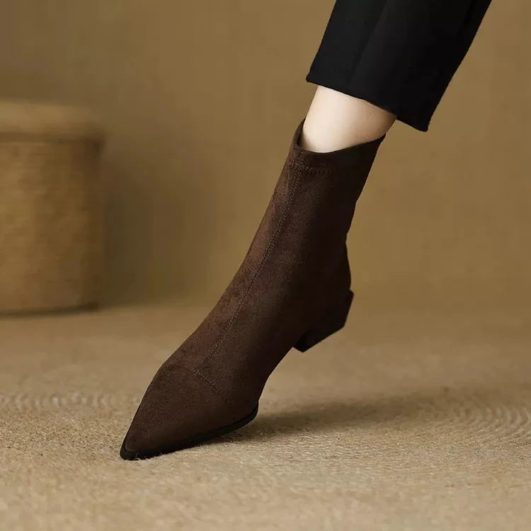 Plus-size women's boots 2025 winter fashion pointed-toe design short boots with zippers on the back, slim low-heeled nude boots