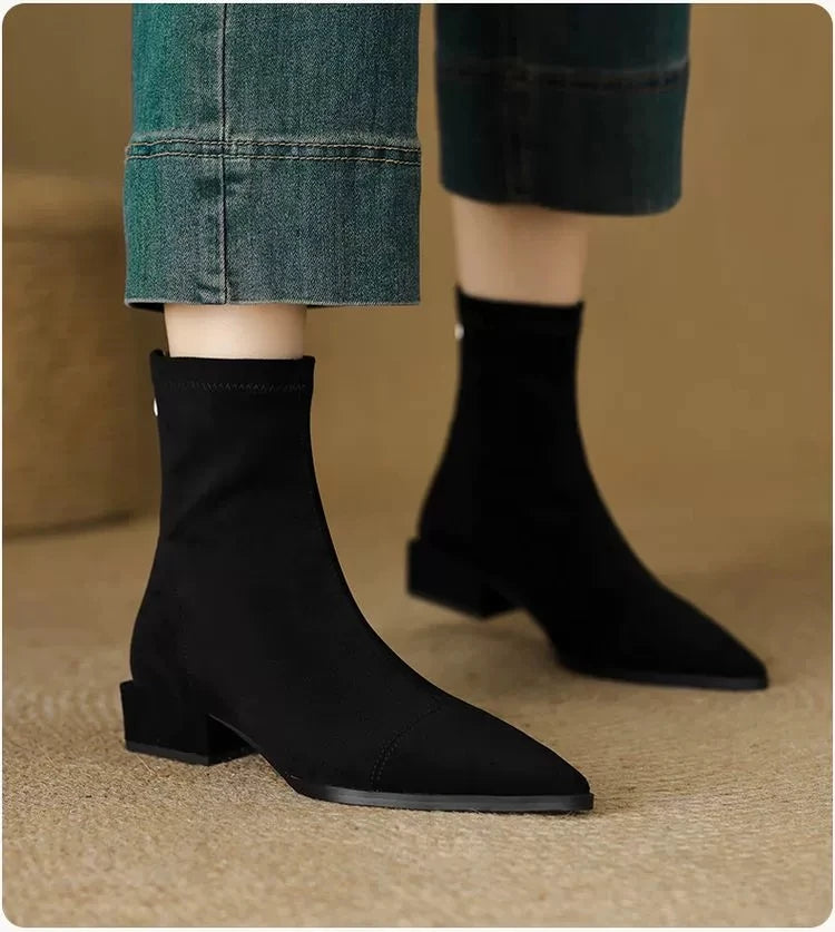 Plus-size women's boots 2025 winter fashion pointed-toe design short boots with zippers on the back, slim low-heeled nude boots